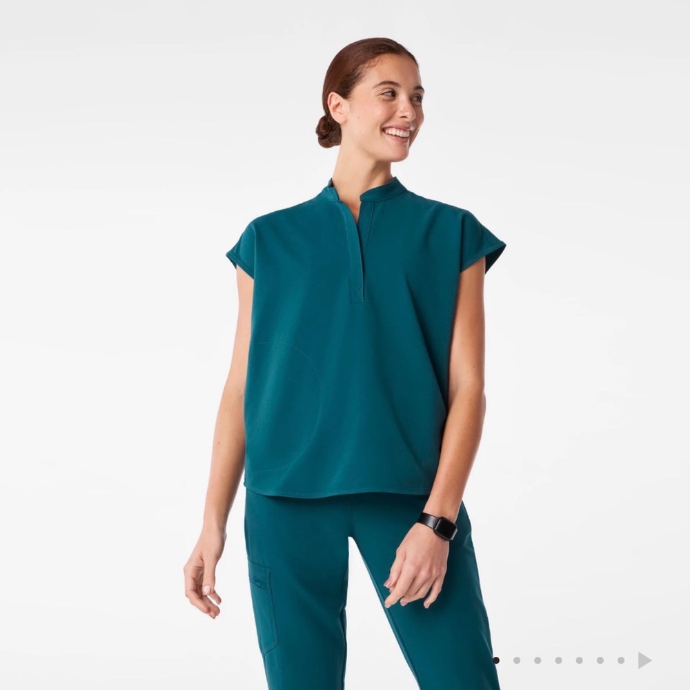 FIGS Scrubs Rafaela Top